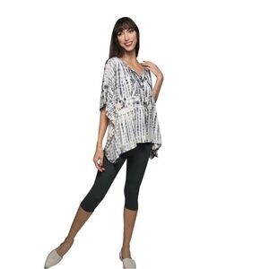 S/M. NWT. Women's Tie-Dye Top - Blue and White. RD/RD